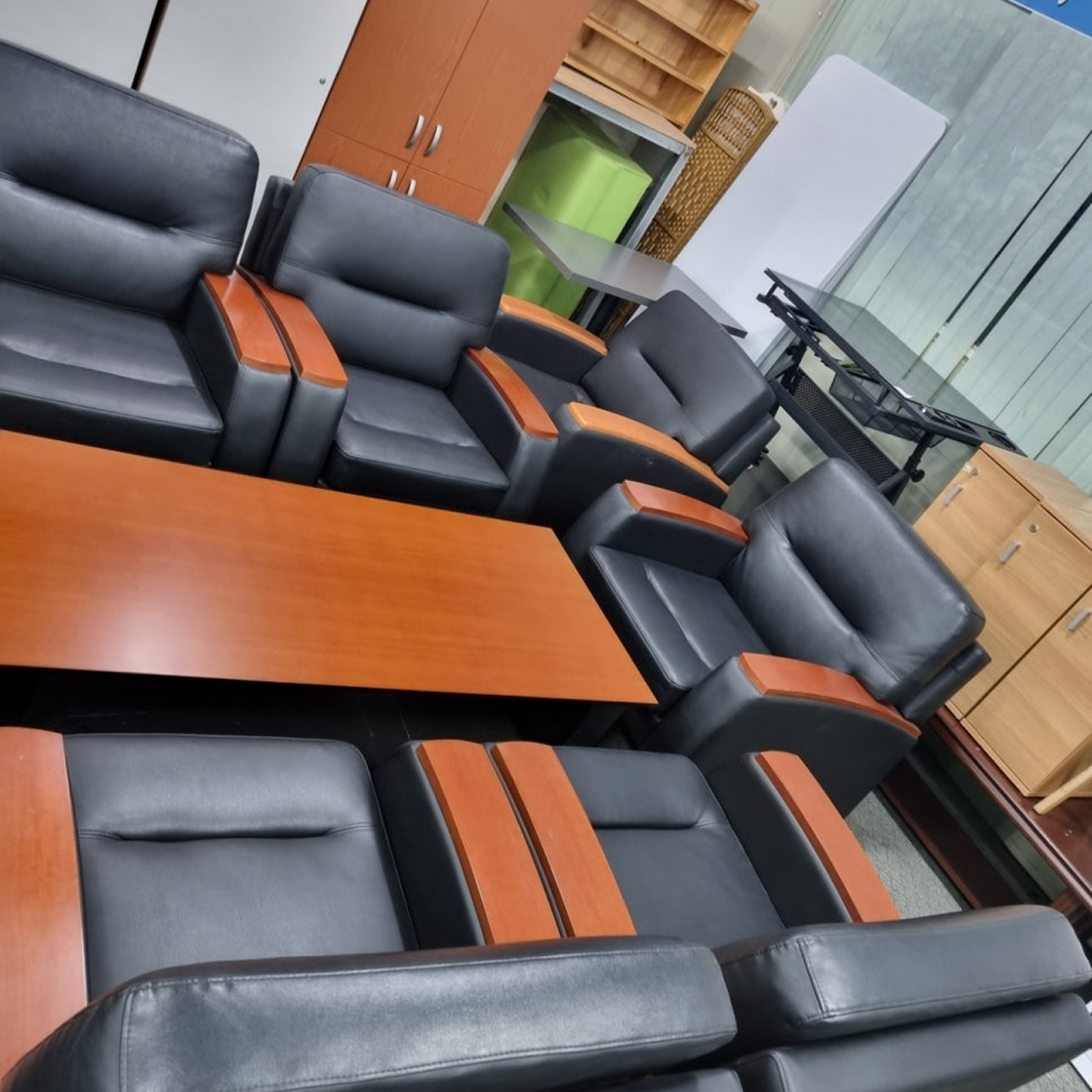 [마지막 재고] 5인 구성 사무용 소파 + 테이블 세트